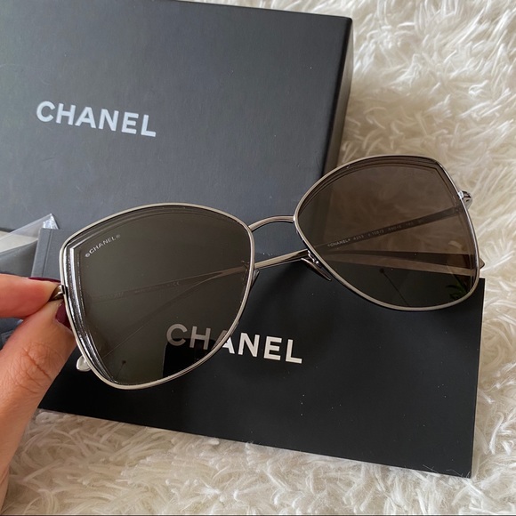 Authentic Chanel Butterfly Brown Lens Gunmetal Frame Sunglasses Non-polarized - Picture 4 of 13
